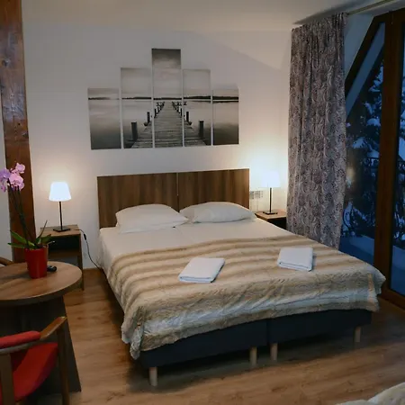 Anna Maria Kwatera prywatna *